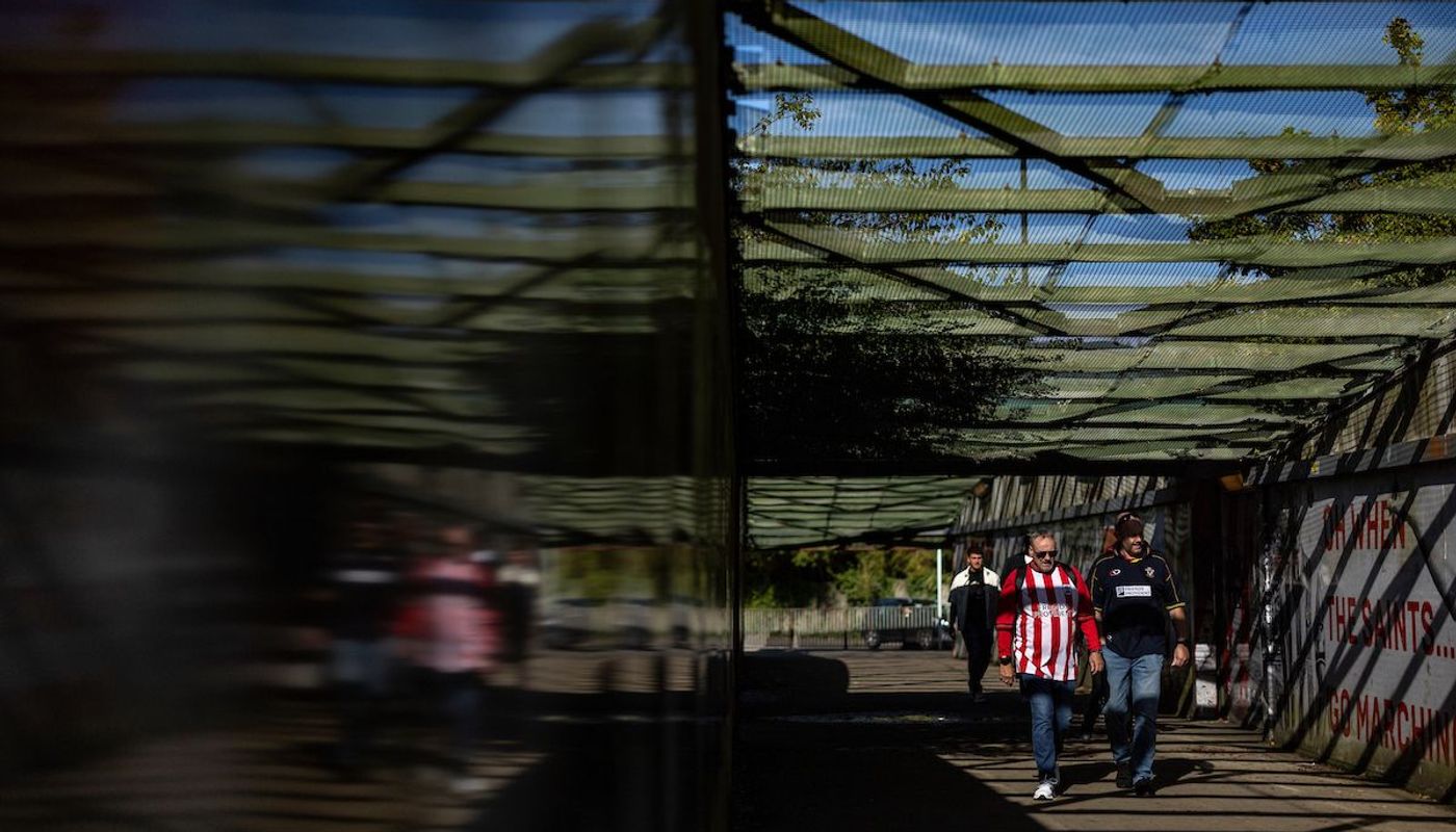 14. Southampton fans strolling to the ground