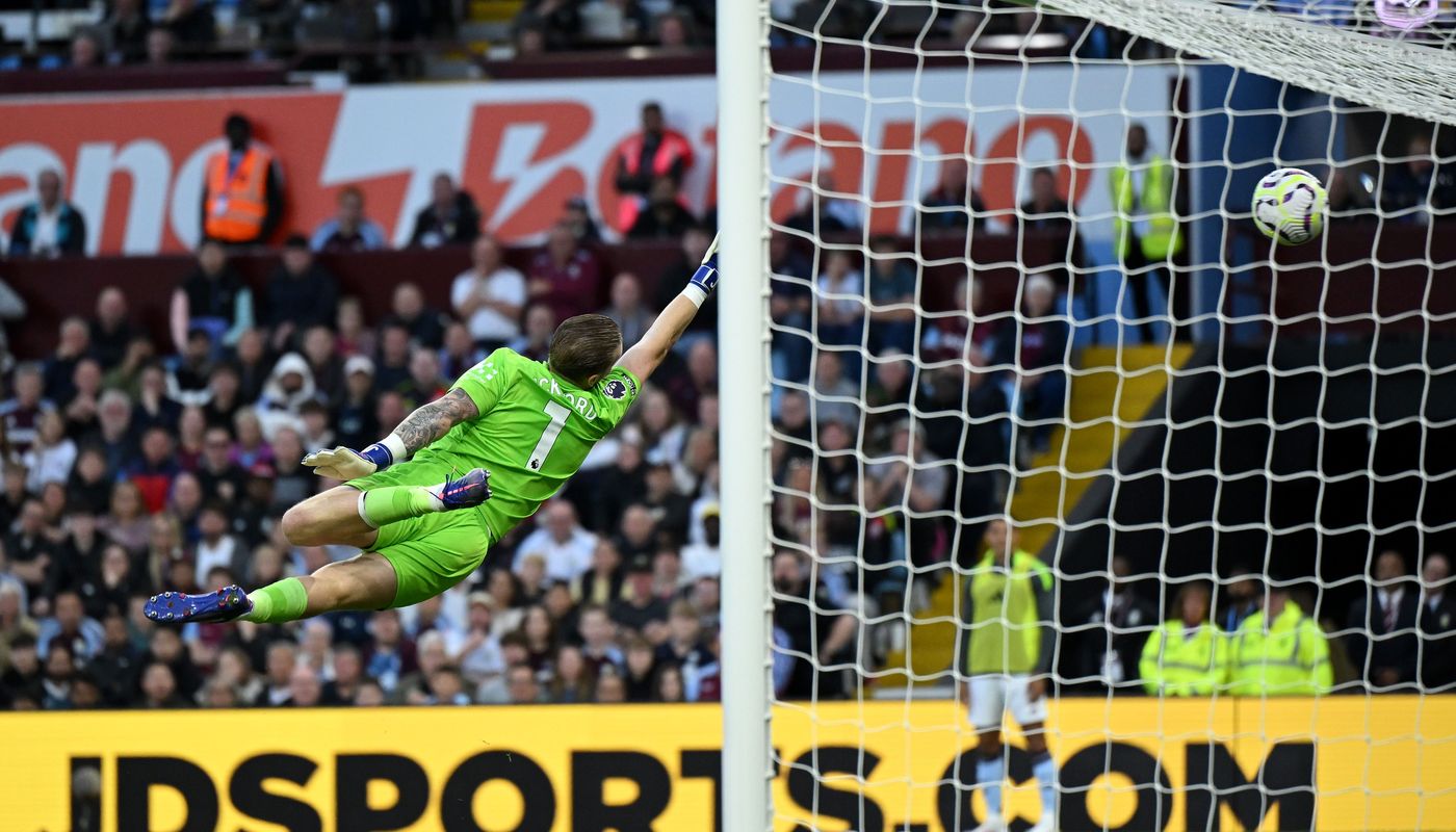 The ball goes past Jordan Pickford and into the top corner